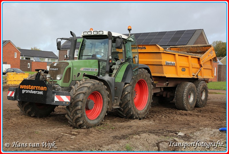 FENDT 820  A-BorderMaker - Kranen