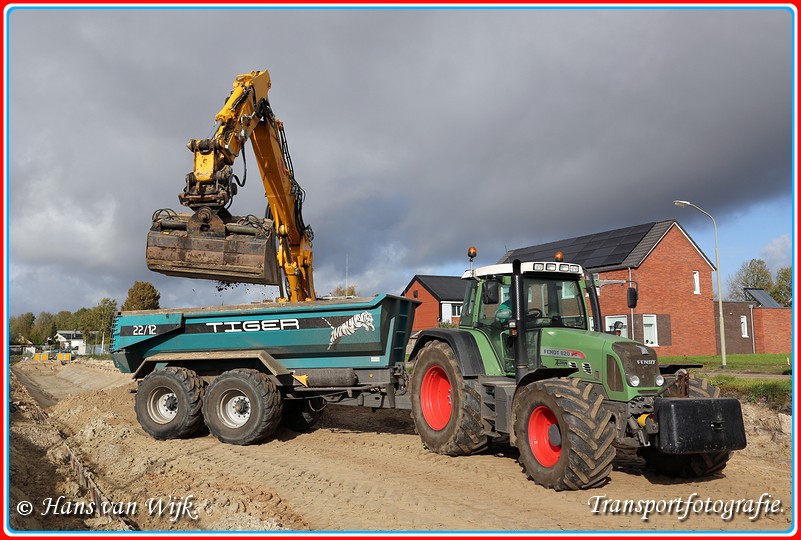 FENDT 820  D-BorderMaker - Kranen