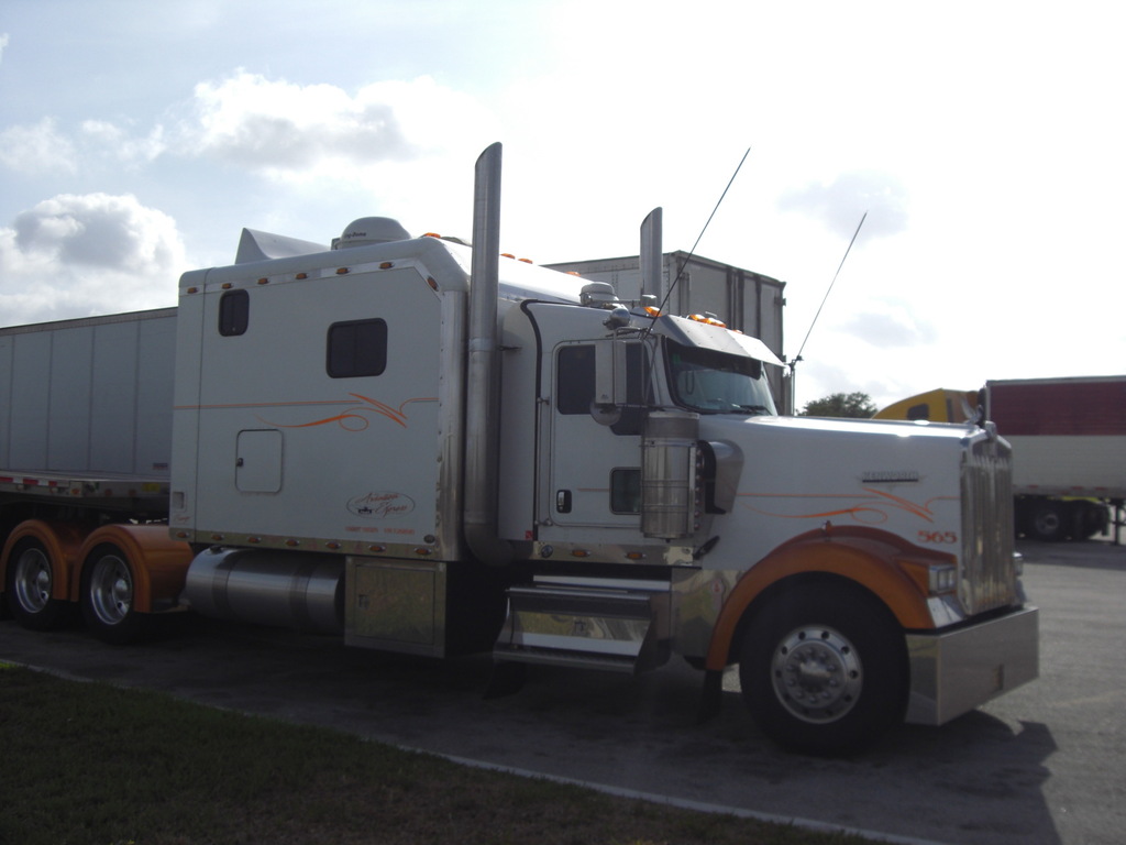 CIMG9060 - Trucks