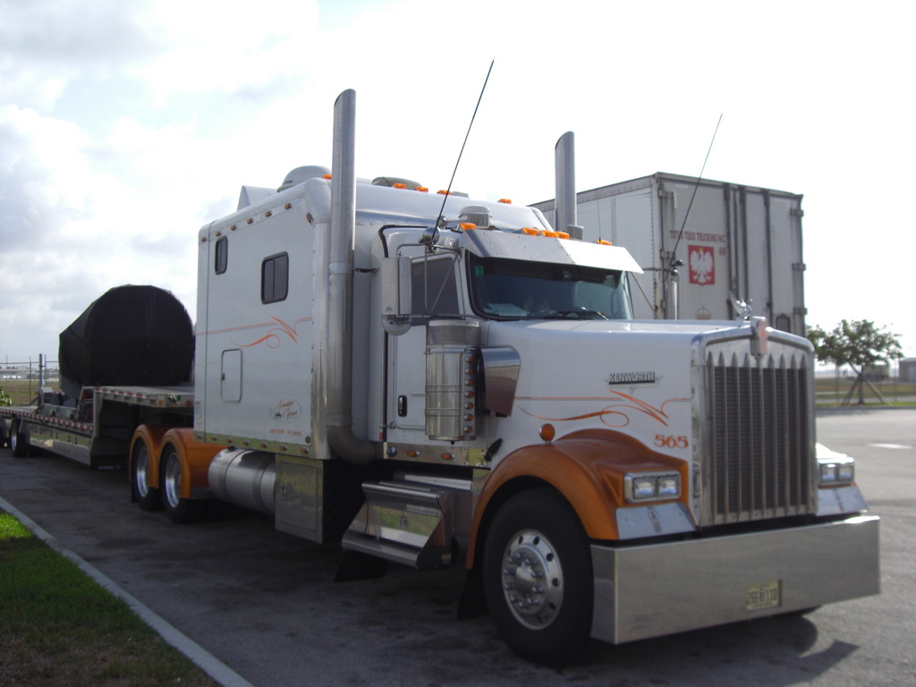 CIMG9059 - Trucks