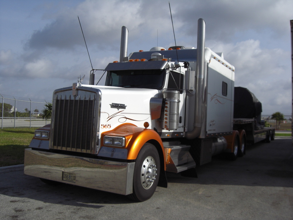 CIMG9057 - Trucks