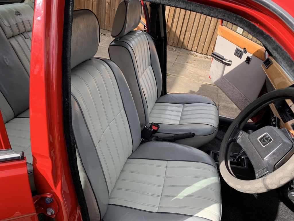9HSJBYwf o INTERIOR