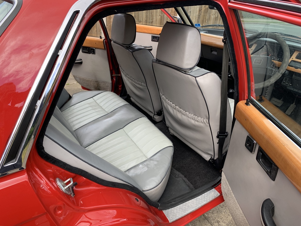 AthiaxwR o INTERIOR