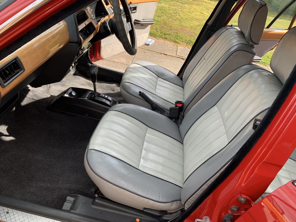 F9CorR6C o INTERIOR