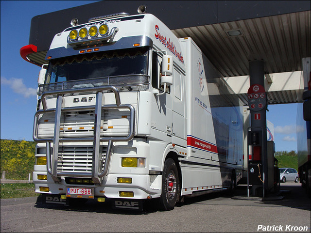 Put (2) Truckfoto's