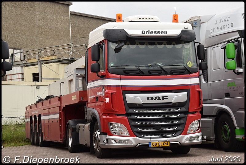 08-BLX-4 DAF 106 Driessen-BorderMaker - 2020