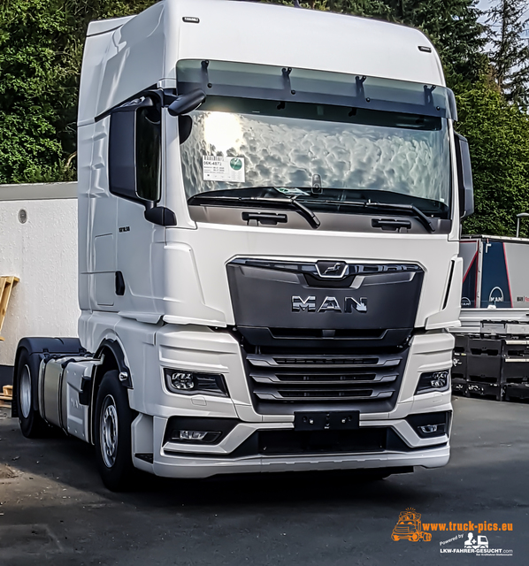 2020 trucking powered by www.truck-pics.eu & www TRUCKS & TRUCKING 2020