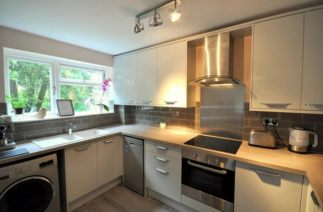 Rubik Builders Ltd Picture Box