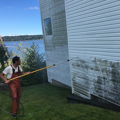 Pressure washing in Gold River Paramount Pressure Wash