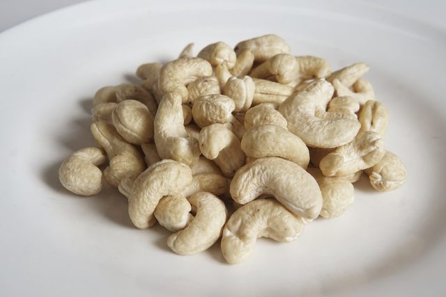 ww180-cashew-nut-vietnam-2 Picture Box