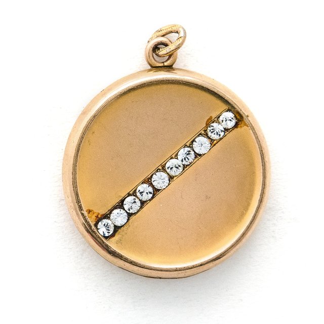 Crossbar Locket Picture Box