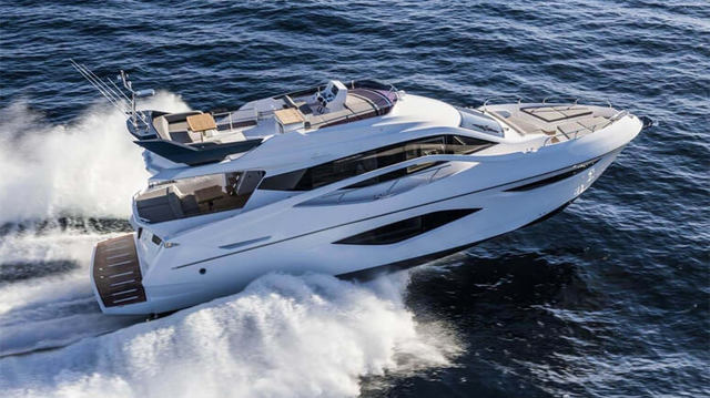 rent a chartered yacht Miami Boat Chartering & Rental Services