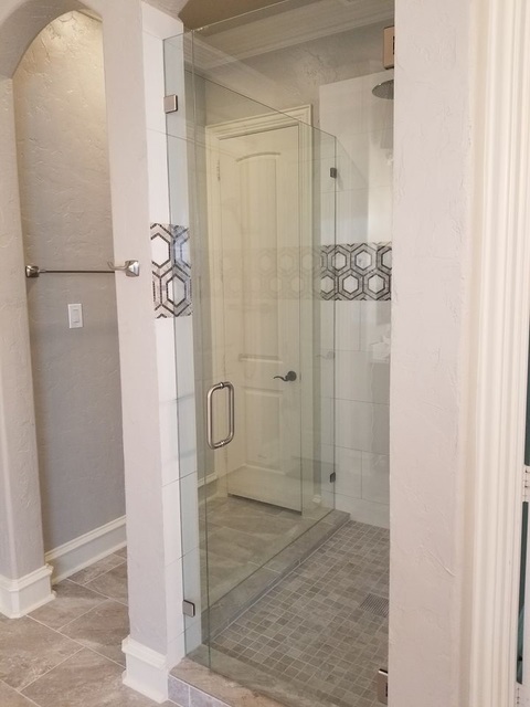 all-glass-shower-door-panel-large-return-mckinney- Mr. Shower Doors in Dallas