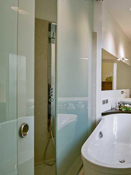 Bathtub Shower Door - Frameless Sliding Glass Show Mr. Shower Doors in Dallas