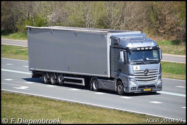 15-BLK-3 MB MP4-BorderMaker Rijdende auto's 2021