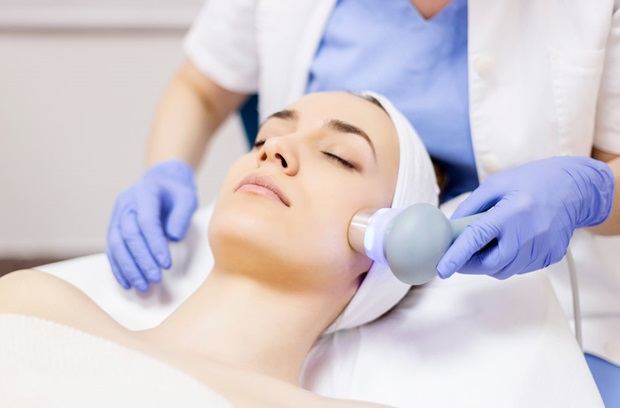 woman receiving skin resurfacing treatment 6576713 324 Pool house spa