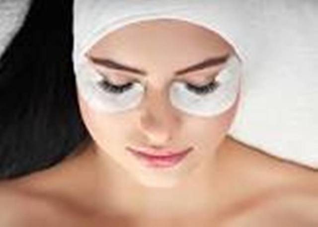 best eyelash extensions Auckland Picture Box