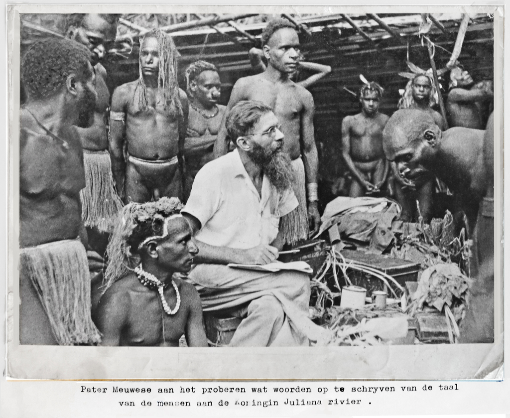 DSC08176b2 20163 Pater Meuwese probeert wat woorde - photoshop