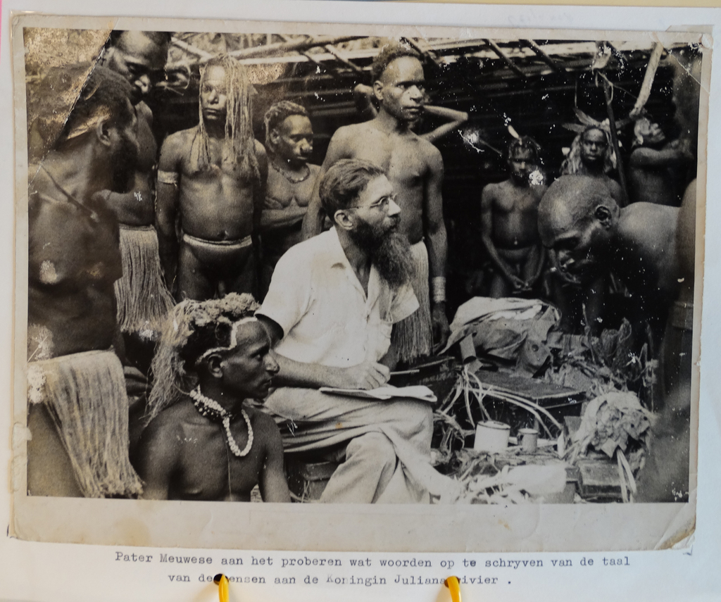 DSC08176b Album 20163 Cees Meuwese bij Papoea s va - photoshop