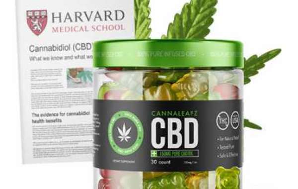 kelly 1 Kelly Ripa CBD Gummies