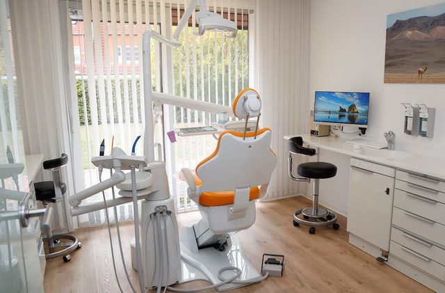 zahnahrtpraxis-hey-behandlungsraum-4 Zahnarztpraxis Dr. Sophia Hey und Karl Ludwig Hey GbR