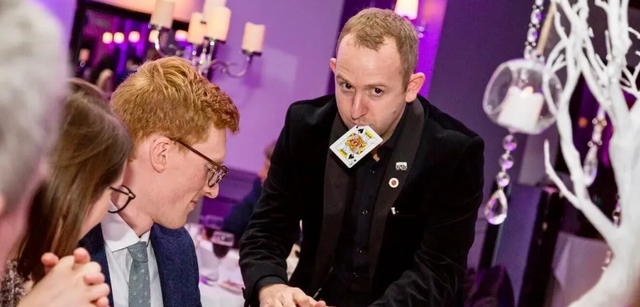 The Magic Barman Picture Box