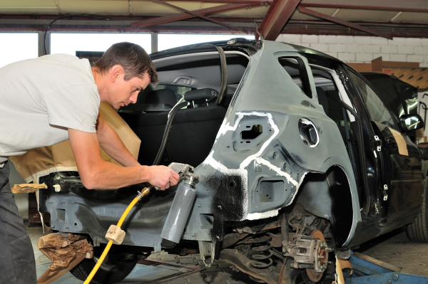 car-frame-repair-options-resized-600 Rossland Collision Ltd