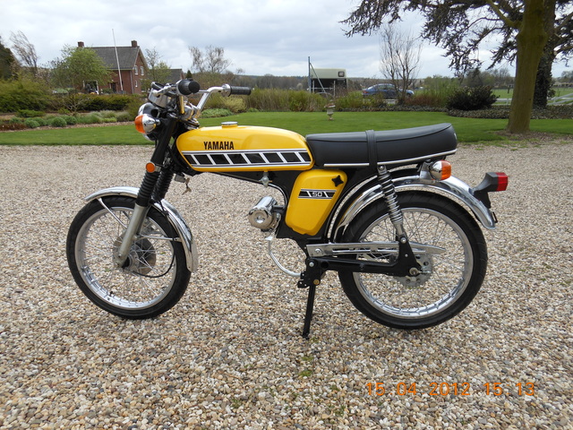 1976 DX Kenny Roberts spuitwerk klaar 001 1976  Kenny Roberts DX Competition Yellow LC