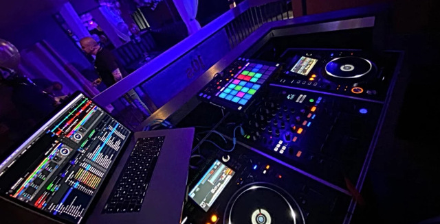 Events Host Picture Box