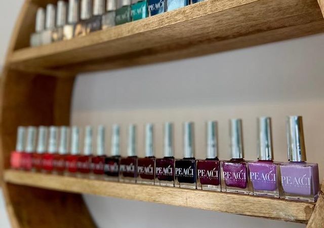 Vegan Nail Salon Picture Box