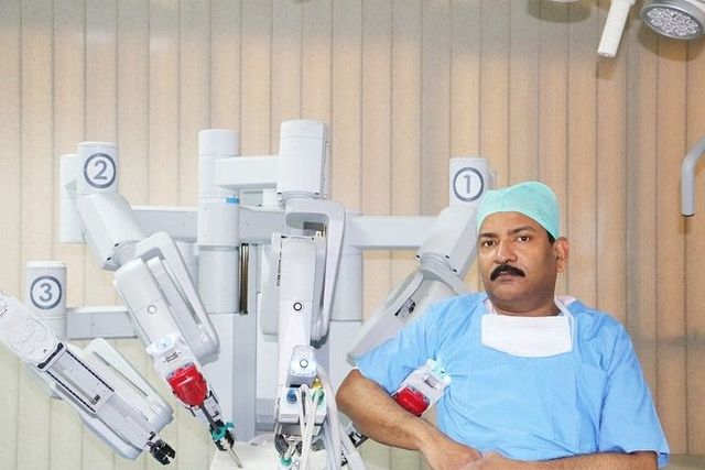 Dr R K Mishra - Laparoscopic Surgeon 41 Picture Box