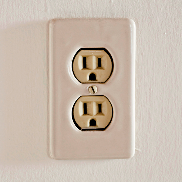outlet-before The Bulb Guys