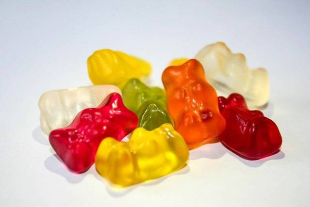 Mayim Bialik CBD Gummies Picture Box
