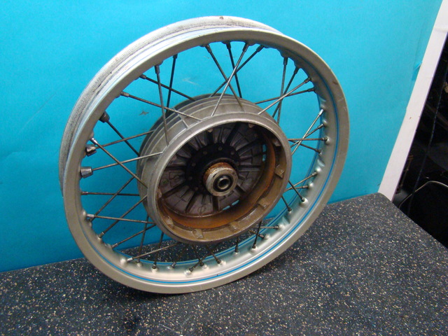 DSC01663 1977 BMW R100RS Spoke wheel set #2 w/blue pinstripe
