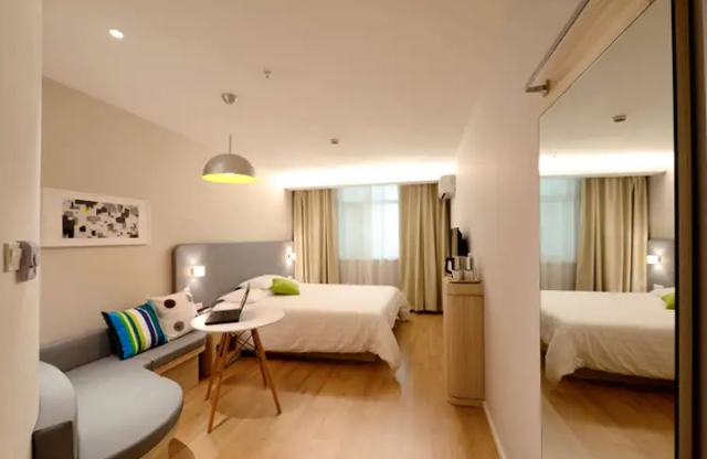 Maid For House Cleaning Picture Box