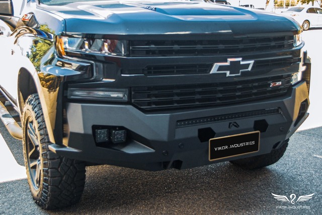 Chevy Silverado bull bar - Vikor Industries Picture Box