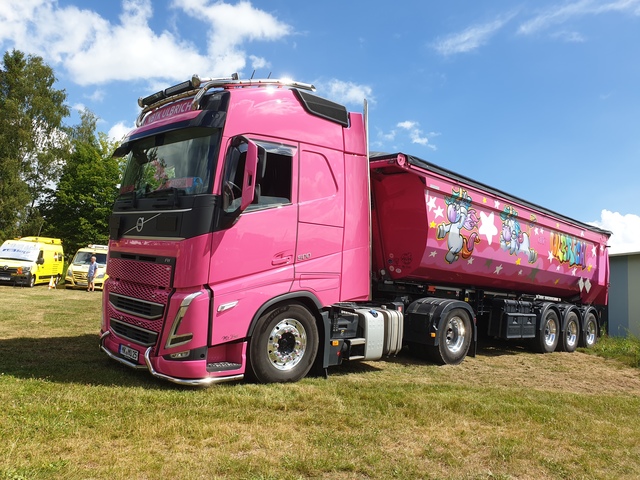 20220625 112233 TRUCK MEETS AIRFIELD 2022 in ErndtebrÃ¼ck Schameder "Save the Date!" powered by www.truck-pics.eu & www.lkw-fahrer-gesucht.com