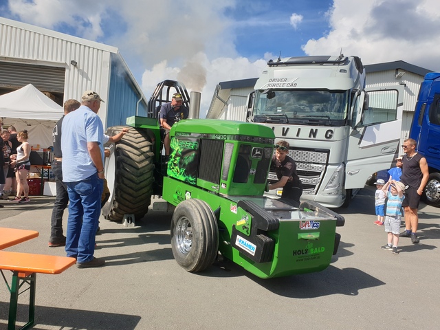 20220625 163946 TRUCK MEETS AIRFIELD 2022 in ErndtebrÃ¼ck Schameder "Save the Date!" powered by www.truck-pics.eu & www.lkw-fahrer-gesucht.com