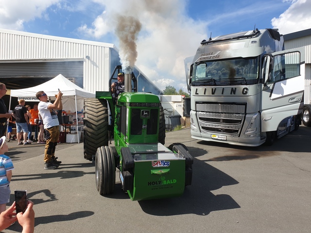 20220625 164108 TRUCK MEETS AIRFIELD 2022 in ErndtebrÃ¼ck Schameder "Save the Date!" powered by www.truck-pics.eu & www.lkw-fahrer-gesucht.com