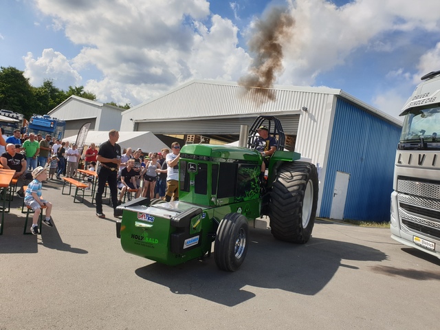 20220625 164138 TRUCK MEETS AIRFIELD 2022 in ErndtebrÃ¼ck Schameder "Save the Date!" powered by www.truck-pics.eu & www.lkw-fahrer-gesucht.com