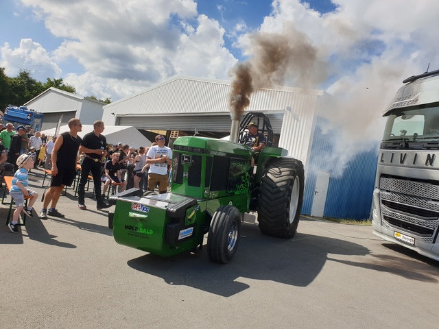 20220625 164147 TRUCK MEETS AIRFIELD 2022 in ErndtebrÃ¼ck Schameder "Save the Date!" powered by www.truck-pics.eu & www.lkw-fahrer-gesucht.com