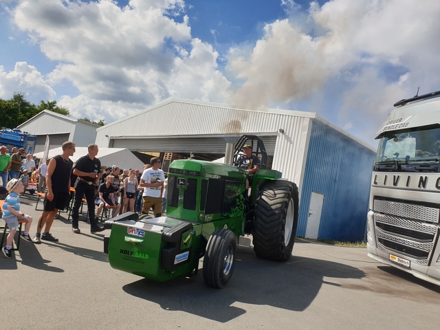 20220625 164149 TRUCK MEETS AIRFIELD 2022 in ErndtebrÃ¼ck Schameder "Save the Date!" powered by www.truck-pics.eu & www.lkw-fahrer-gesucht.com