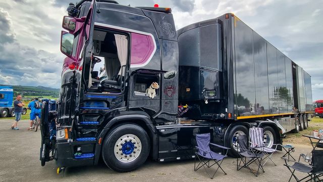 20220626 135738 TRUCK MEETS AIRFIELD 2022 in ErndtebrÃ¼ck Schameder "Save the Date!" powered by www.truck-pics.eu & www.lkw-fahrer-gesucht.com