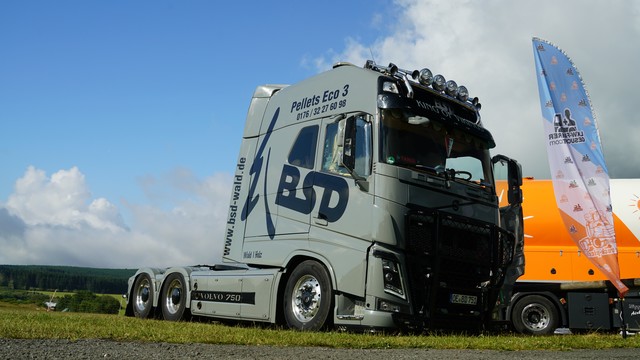 DSC04077 TRUCK MEETS AIRFIELD 2022 in ErndtebrÃ¼ck Schameder "Save the Date!" powered by www.truck-pics.eu & www.lkw-fahrer-gesucht.com