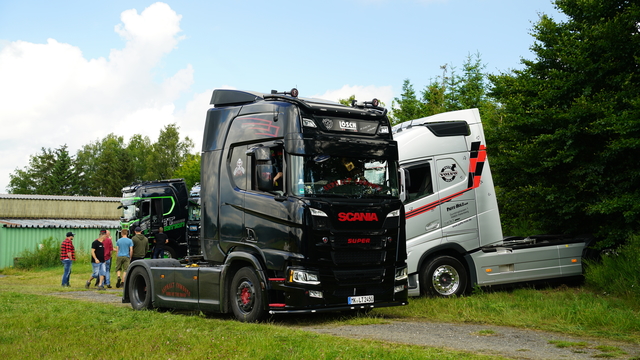 DSC04185 TRUCK MEETS AIRFIELD 2022 in ErndtebrÃ¼ck Schameder "Save the Date!" powered by www.truck-pics.eu & www.lkw-fahrer-gesucht.com