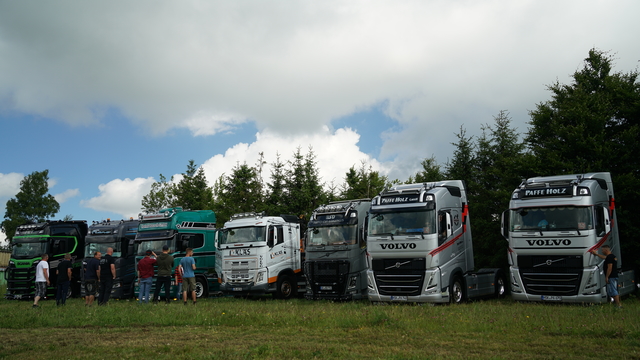 DSC04188 TRUCK MEETS AIRFIELD 2022 in ErndtebrÃ¼ck Schameder "Save the Date!" powered by www.truck-pics.eu & www.lkw-fahrer-gesucht.com