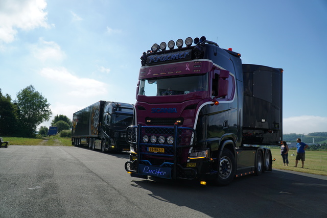 DSC05933 TRUCK MEETS AIRFIELD 2022 in ErndtebrÃ¼ck Schameder "Save the Date!" powered by www.truck-pics.eu & www.lkw-fahrer-gesucht.com