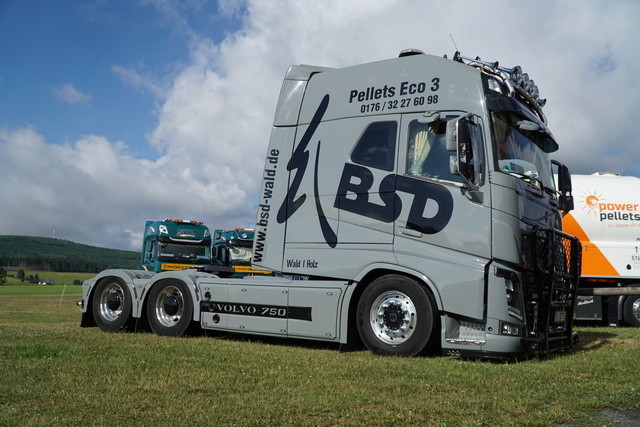 DSC05949 TRUCK MEETS AIRFIELD 2022 in ErndtebrÃ¼ck Schameder "Save the Date!" powered by www.truck-pics.eu & www.lkw-fahrer-gesucht.com