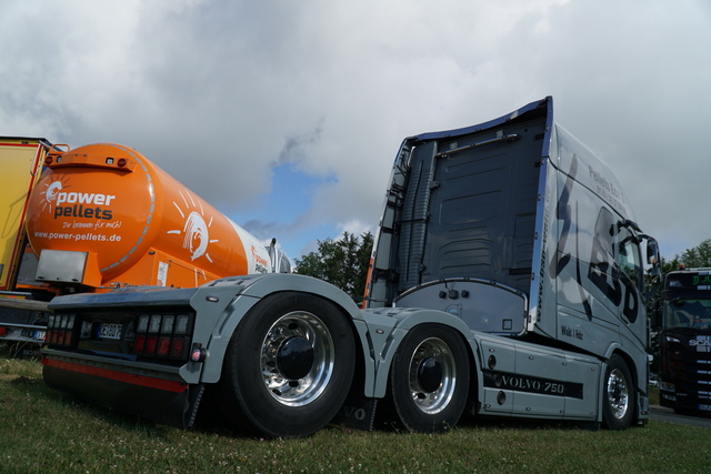 DSC05987 TRUCK MEETS AIRFIELD 2022 in ErndtebrÃ¼ck Schameder "Save the Date!" powered by www.truck-pics.eu & www.lkw-fahrer-gesucht.com