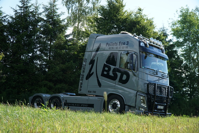 DSC06019 TRUCK MEETS AIRFIELD 2022 in ErndtebrÃ¼ck Schameder "Save the Date!" powered by www.truck-pics.eu & www.lkw-fahrer-gesucht.com